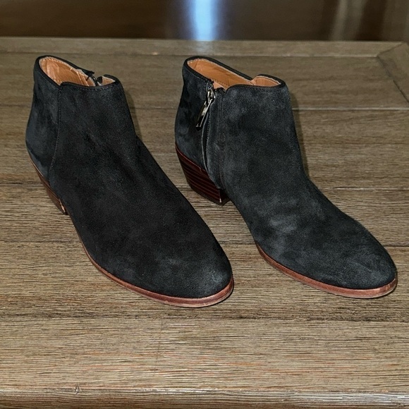 Sam Edelman Petty Ankle Bootie Black Suede 6 - Picture 1 of 8